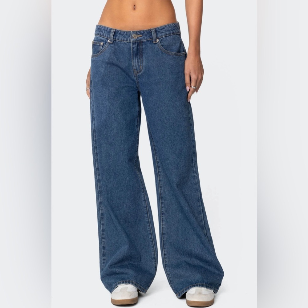 Petite Raelynn Washed Low Rise Jeans